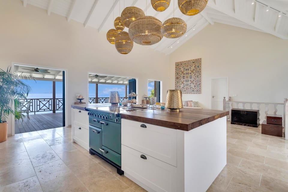 Kitchen or kitchenette, Communal kitchen