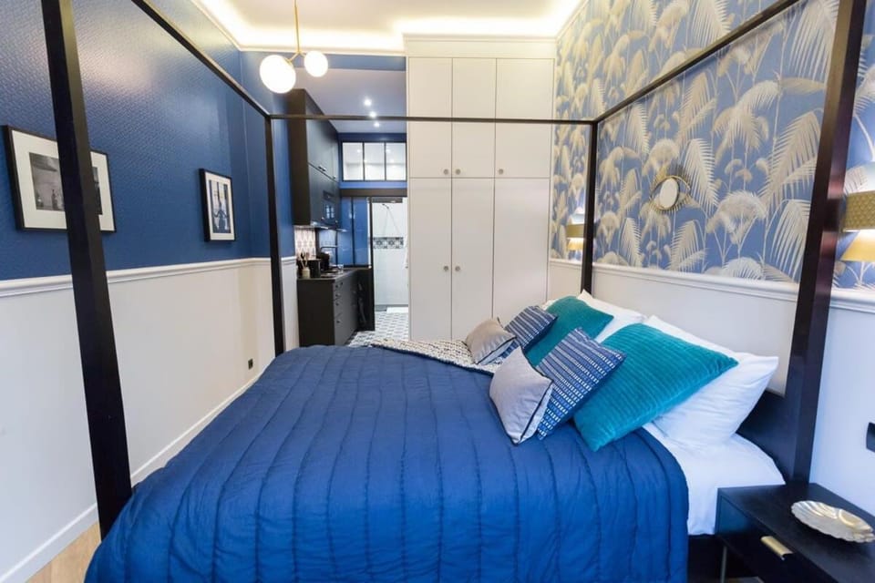 Bed, Bedroom