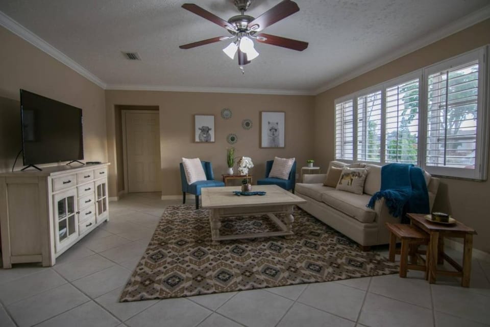 Chic Private Pool Home Minutes to Bonita Beaches House in Bonita Springs