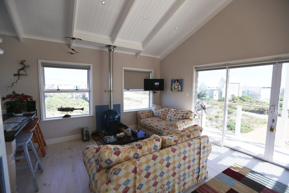 Communal lounge/ TV room, Kitchen or kitchenette