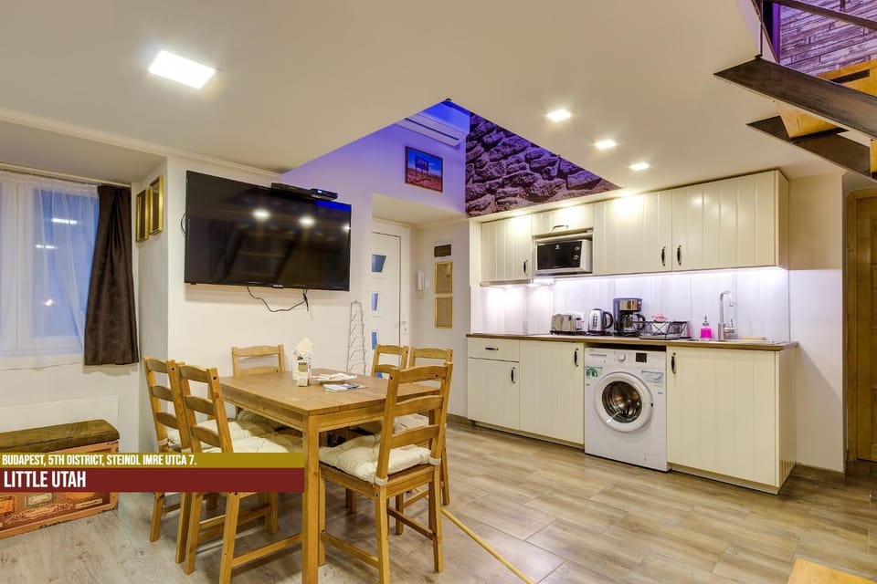 Dining area, kitchen