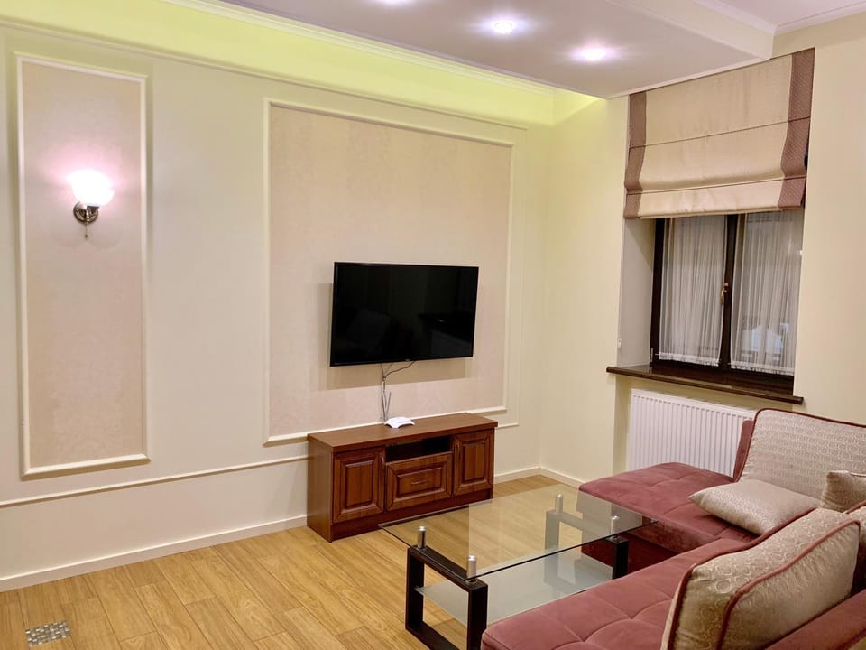 Communal lounge/ TV room, TV and multimedia, Living room, Seating area