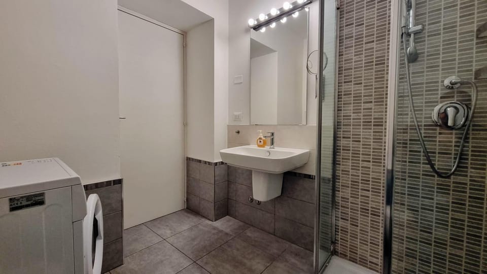 Shower, Bathroom, washing machine