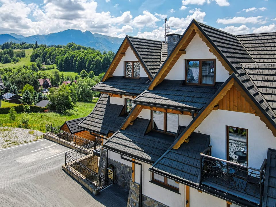 Property building, Day, Mountain view
