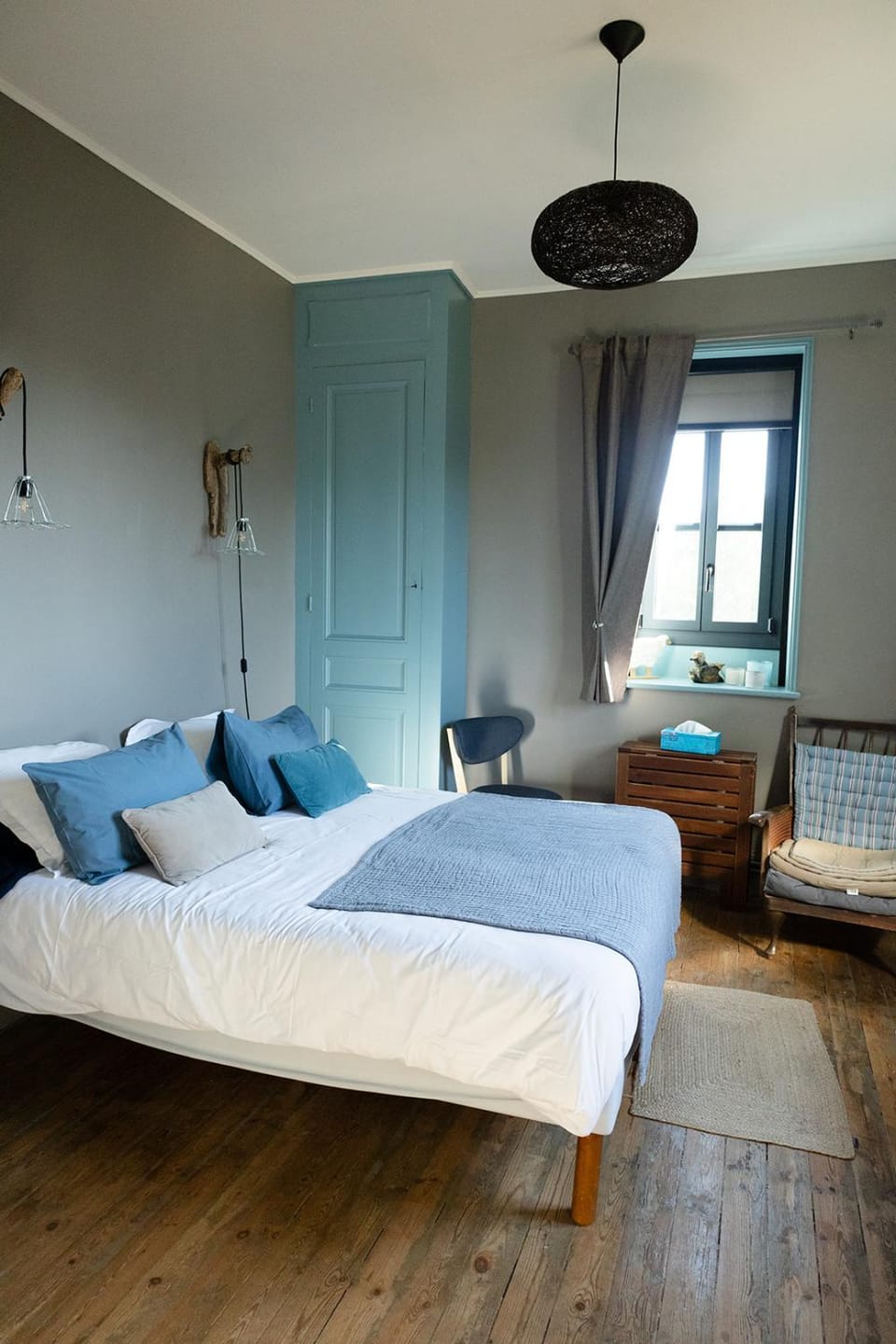 Bed, Photo of the whole room