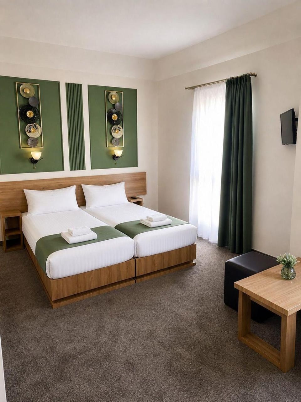 Bed, Photo of the whole room, towels