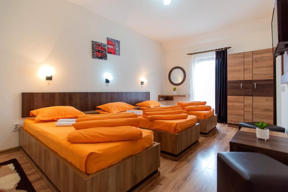 Bed, Photo of the whole room, towels