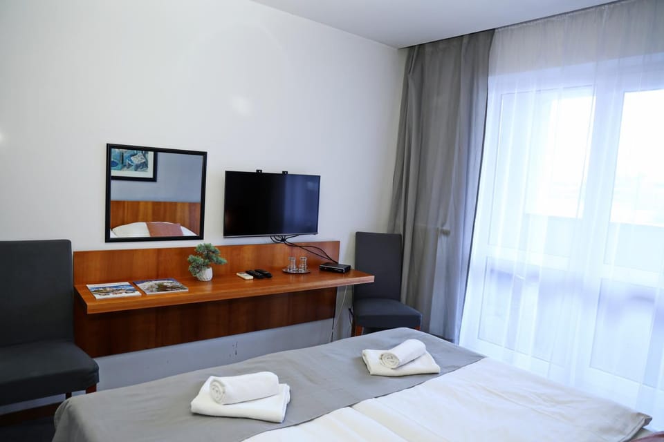 TV and multimedia, Photo of the whole room