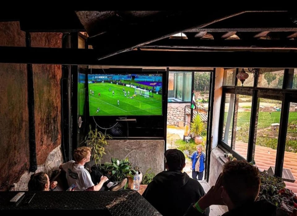 Restaurant/places to eat, Lounge or bar
