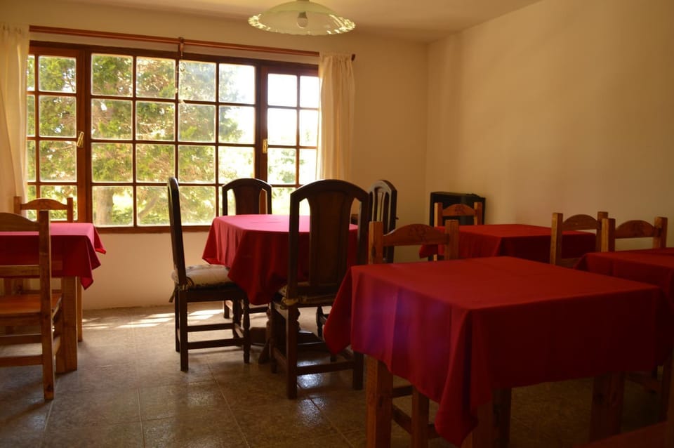 Restaurant/places to eat, Lounge or bar