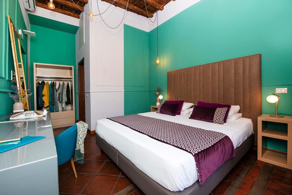 Bed, Photo of the whole room, Decorative detail, Bedroom