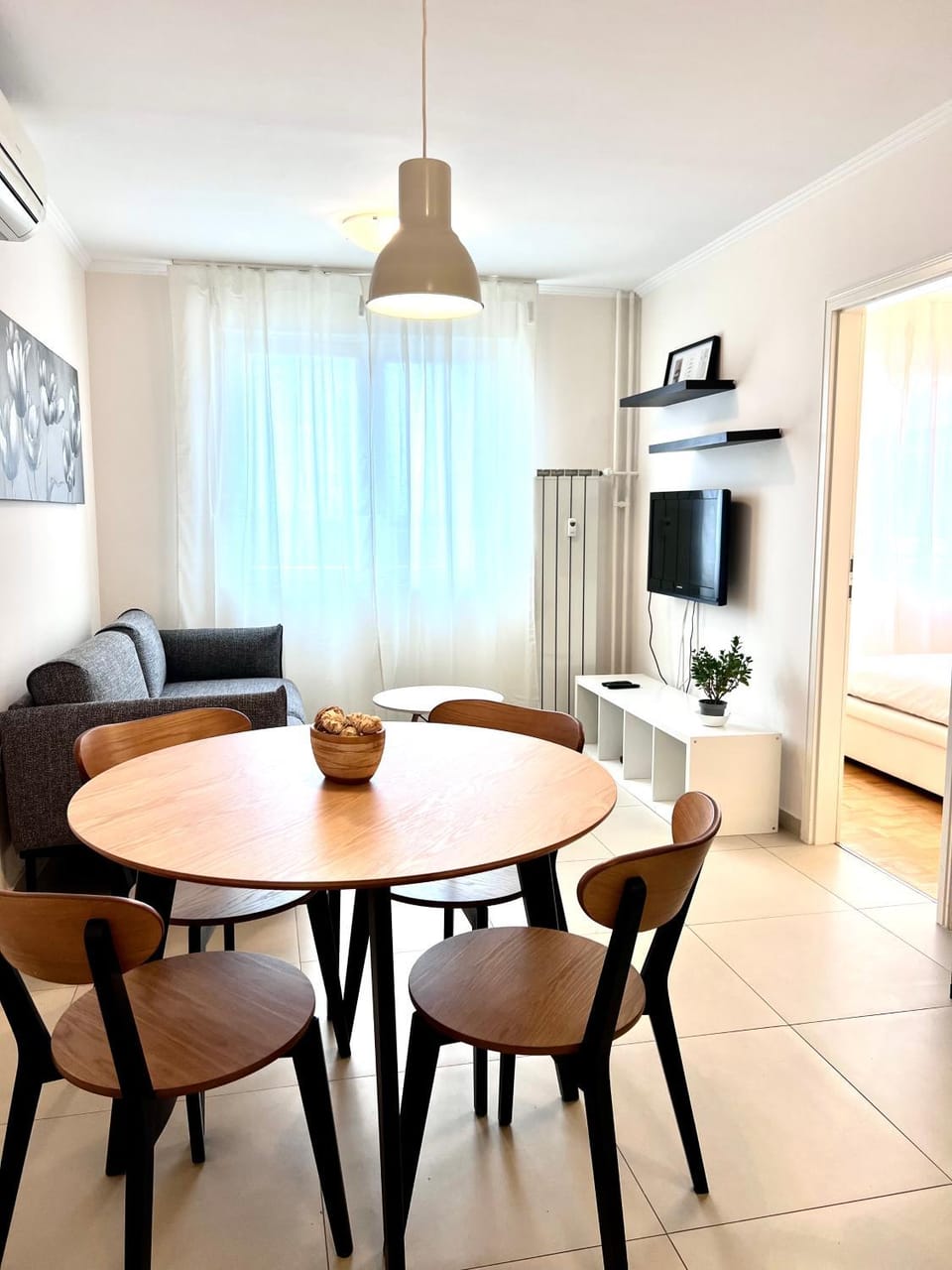 TV and multimedia, Living room, Dining area