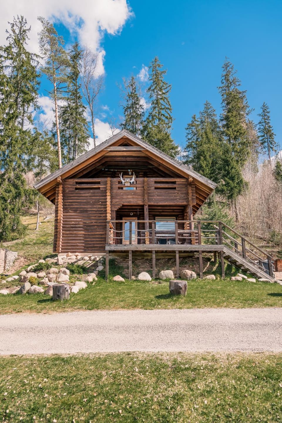 Property building, Facade/entrance, Day, View (from property/room), Garden view, Mountain view, Seasons