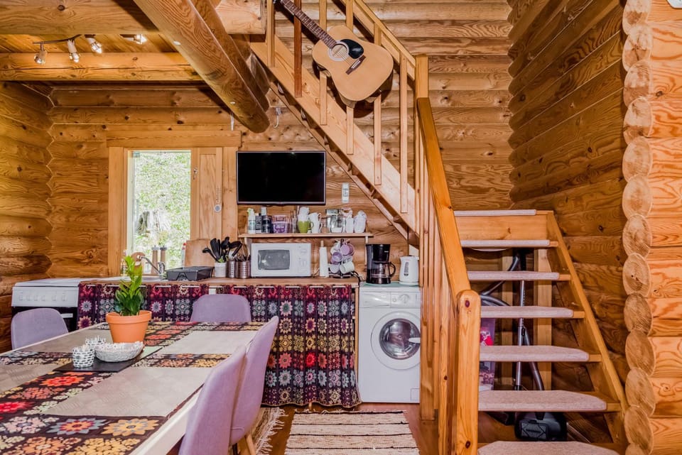 Kitchen or kitchenette, Dining area, Communal kitchen