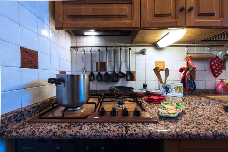 Kitchen or kitchenette, Decorative detail