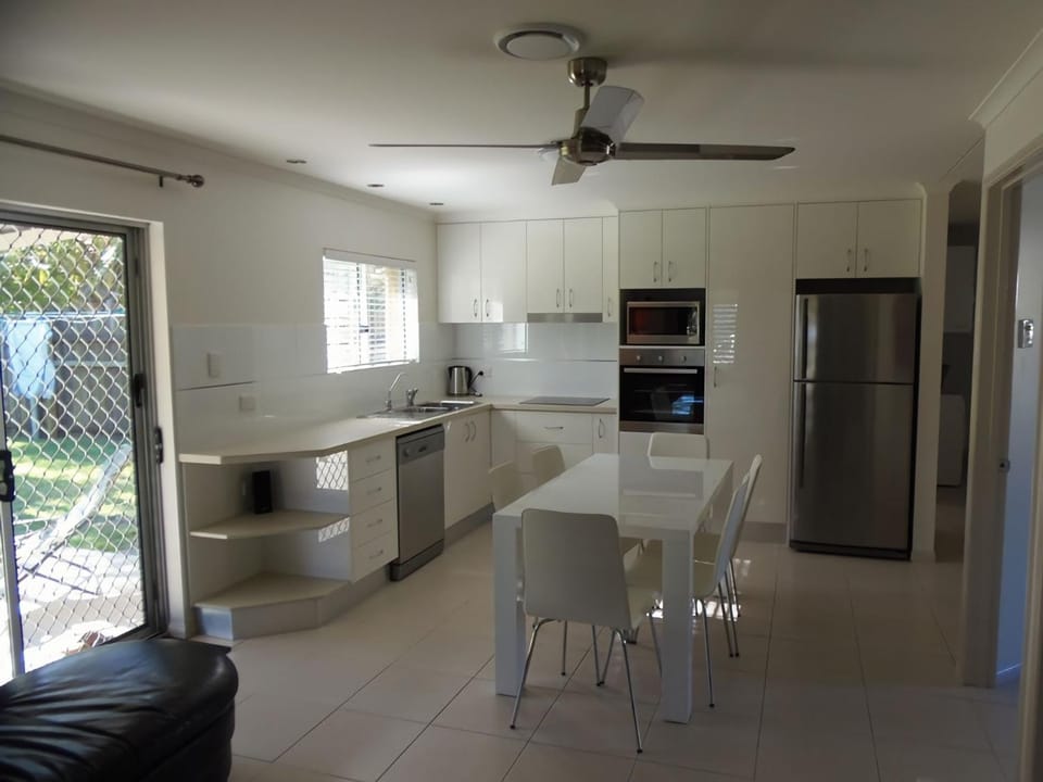 Palmgrove 1 Rainbow Beach House in Rainbow Beach