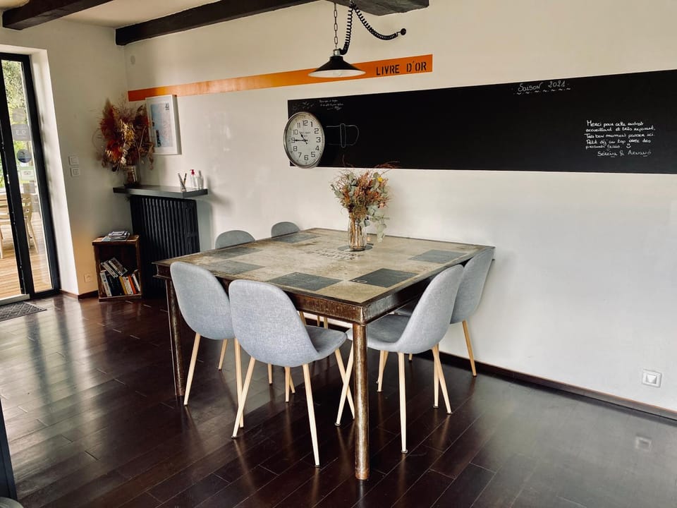 Living room, Dining area, Communal kitchen