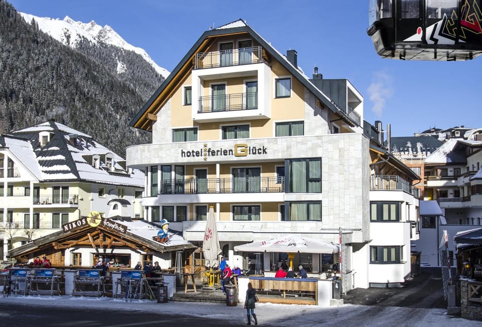 Property building, Day, Winter