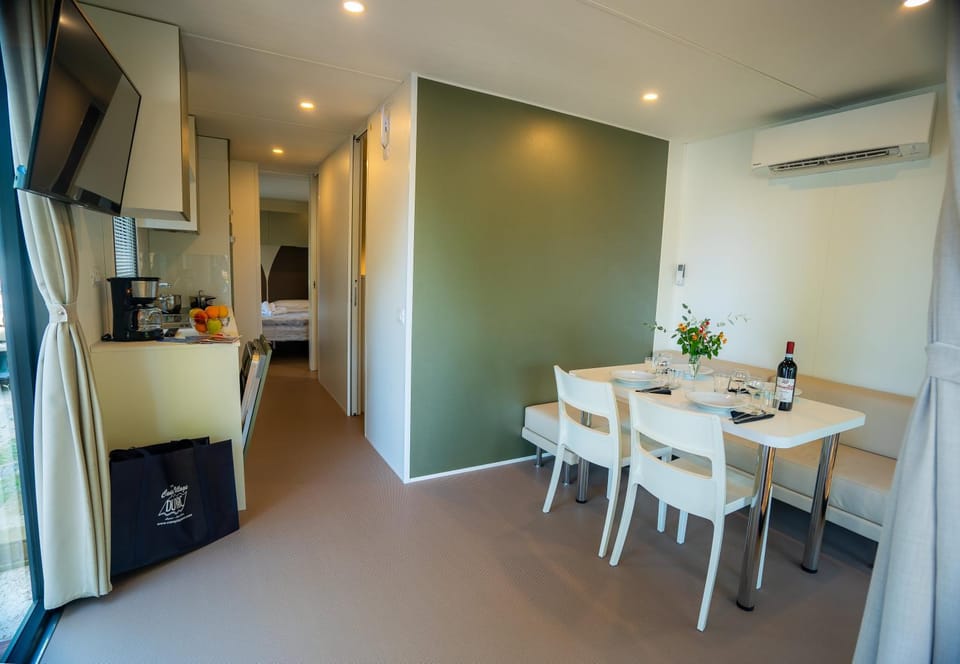 Kitchen or kitchenette, Living room, Seating area