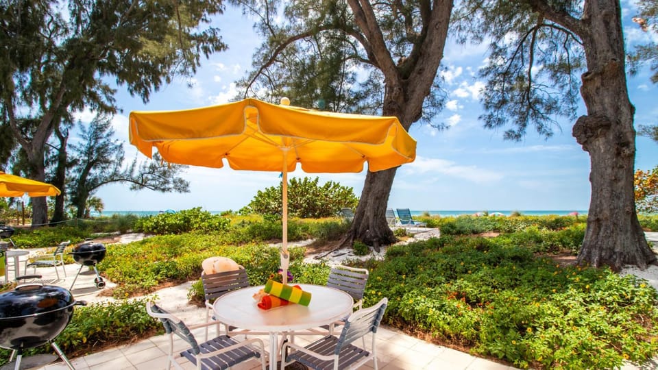 Bamboo Apartments Apartment hotel in Holmes Beach