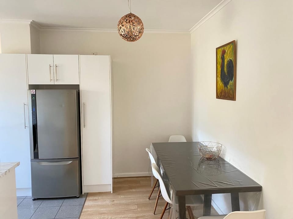 Glenelg Holiday Apartments-Broadway Meters to the Beach Free Parking Apartment in Adelaide