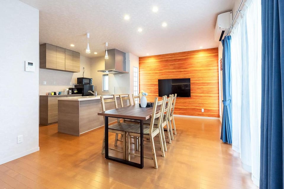TV and multimedia, Kitchen or kitchenette, Dining area, minibar, stove