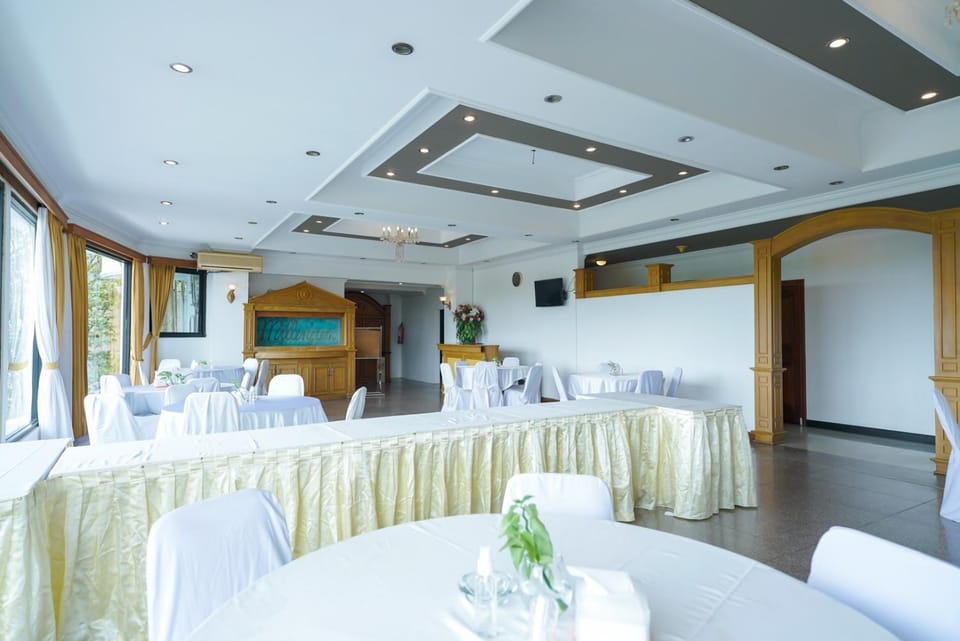 Banquet/Function facilities, Meeting/conference room