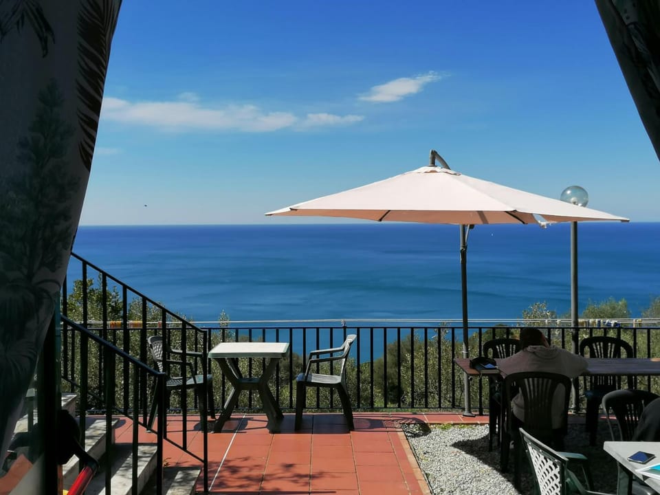 Day, Natural landscape, View (from property/room), Balcony/Terrace, Dining area, Sea view