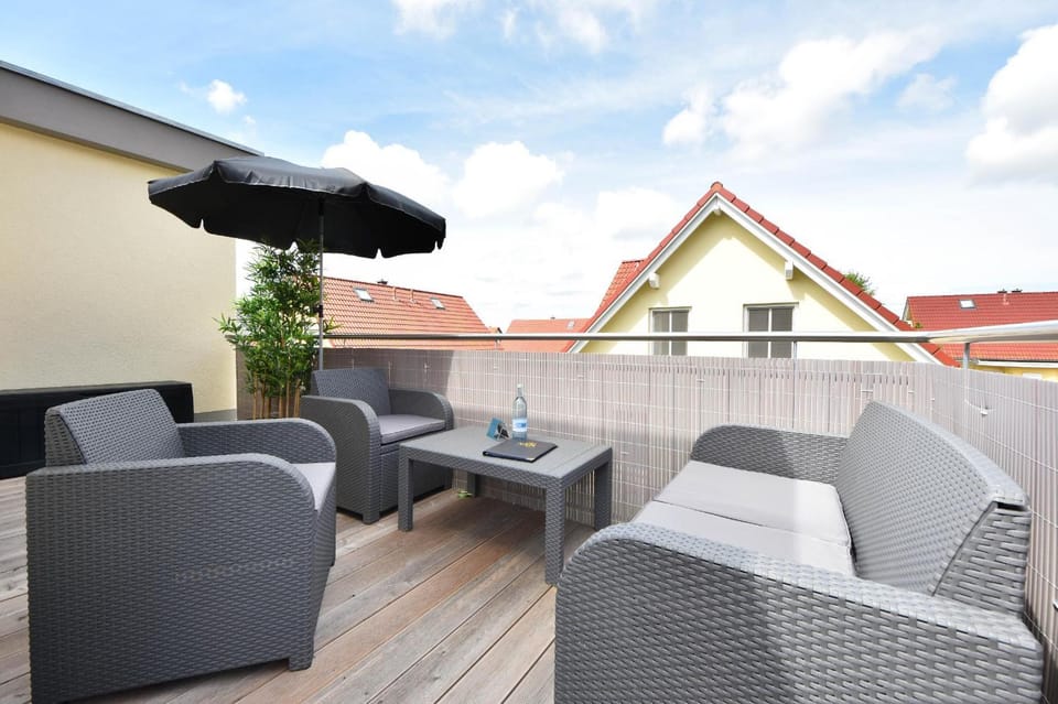 View (from property/room), Balcony/Terrace, Seating area