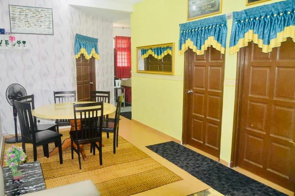 Niks Homestay Kok Lanas House in Malaysia