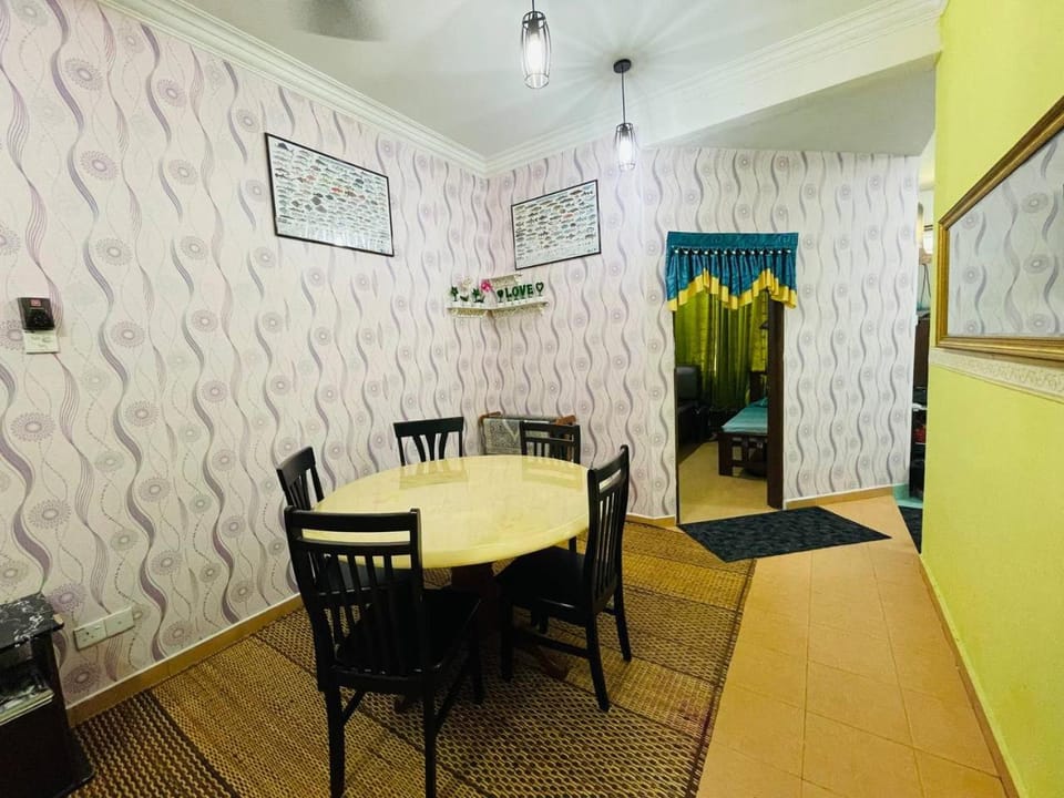 Niks Homestay Kok Lanas House in Malaysia