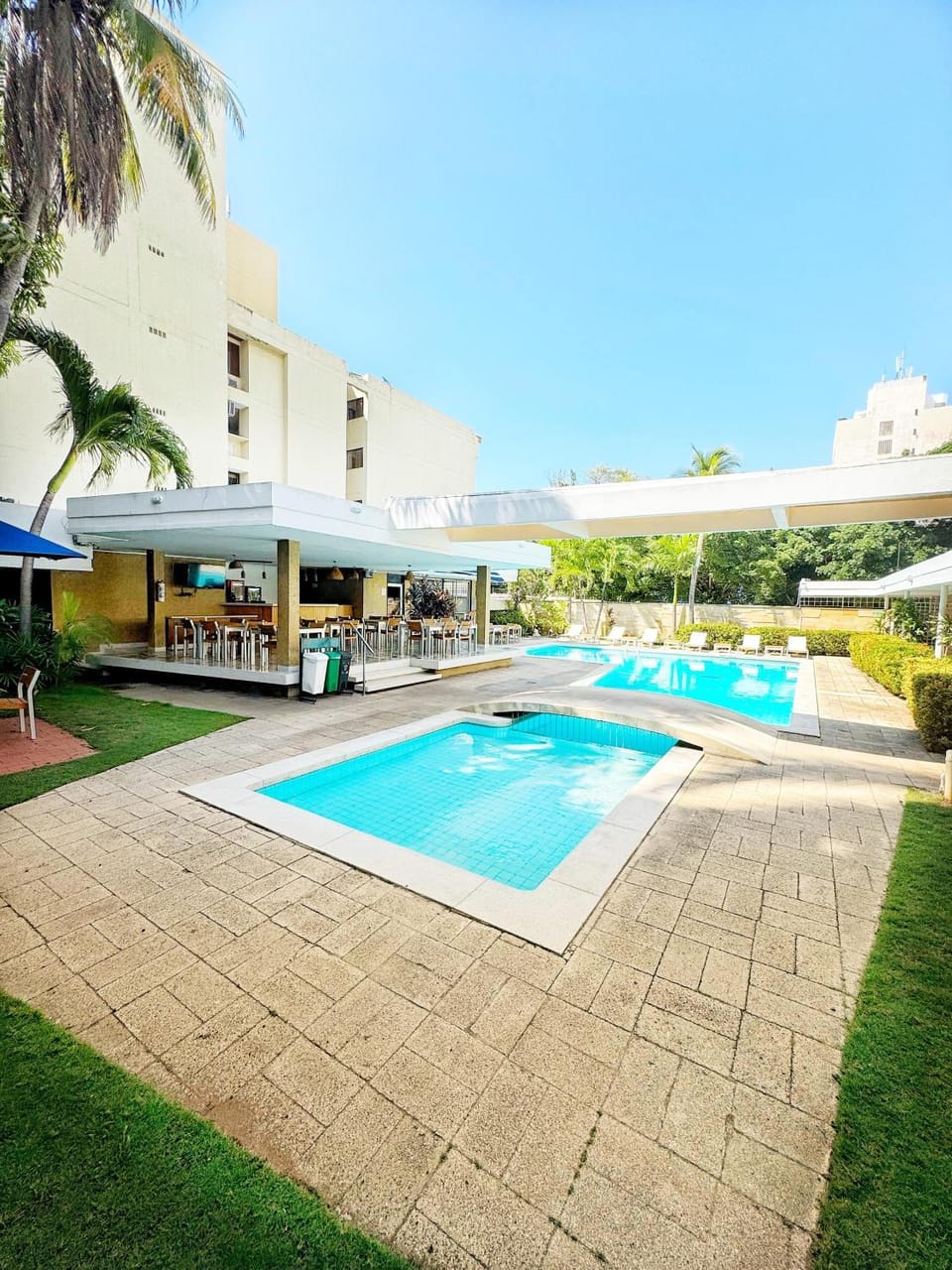 Swimming pool, Swimming pool