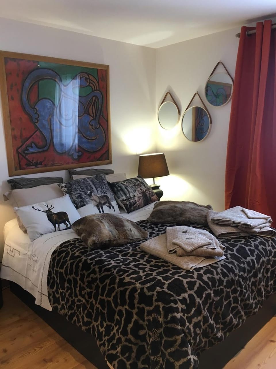 Photo of the whole room
