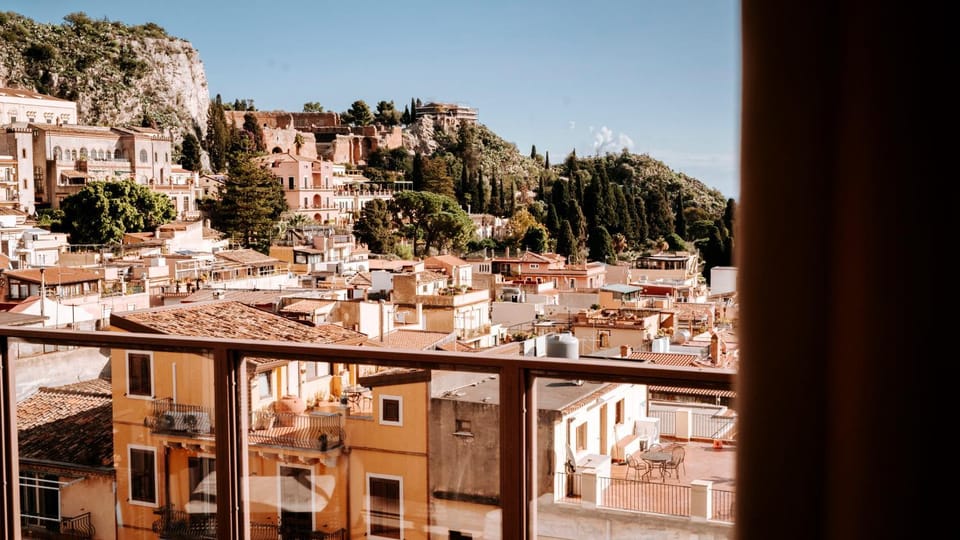 Natural landscape, View (from property/room), Balcony/Terrace, City view
