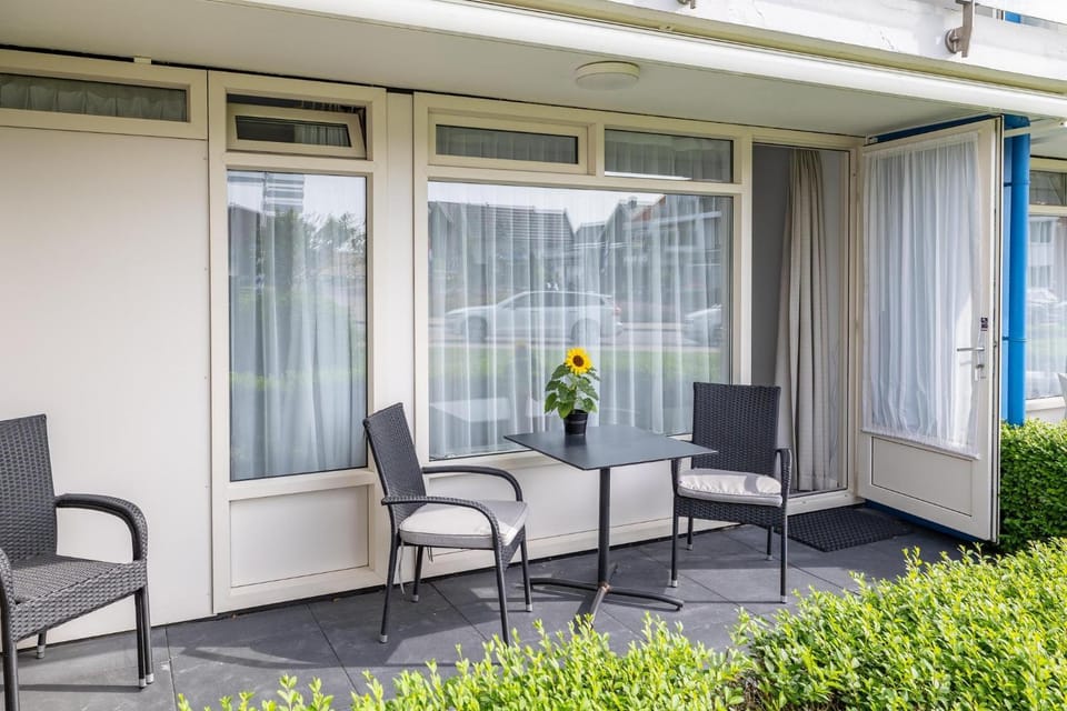 Welcome in - Kurhaus appartement 5 - met terras en 50m van het strand House in Zoutelande