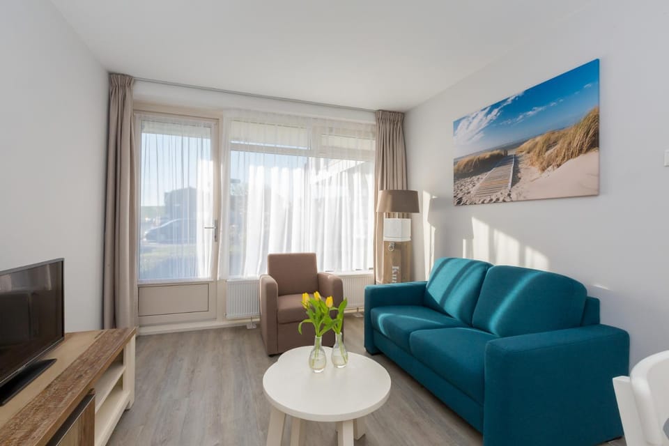 Welcome in - Kurhaus appartement 5 - met terras en 50m van het strand House in Zoutelande