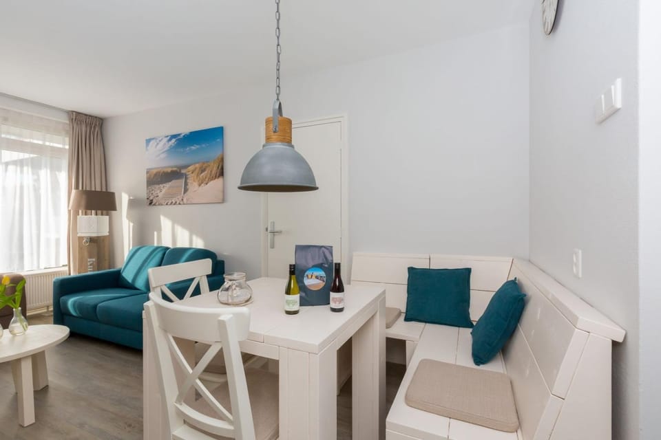 Welcome in - Kurhaus appartement 5 - met terras en 50m van het strand House in Zoutelande