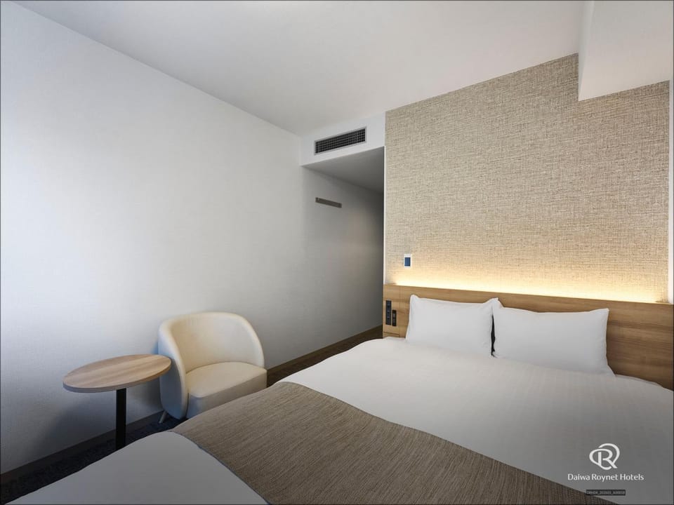 Bed, Living room, Photo of the whole room, Bedroom