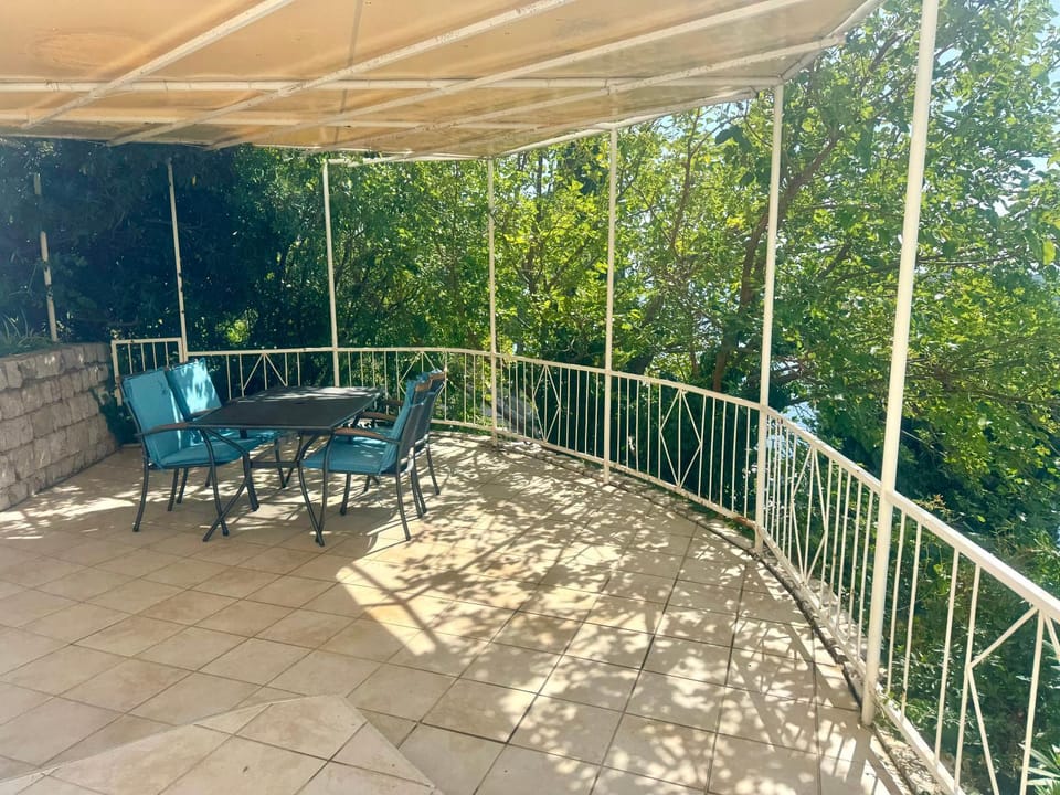 Perfect Sea View Terrace Apartment Zlatni Potok Apartment in Dubrovnik