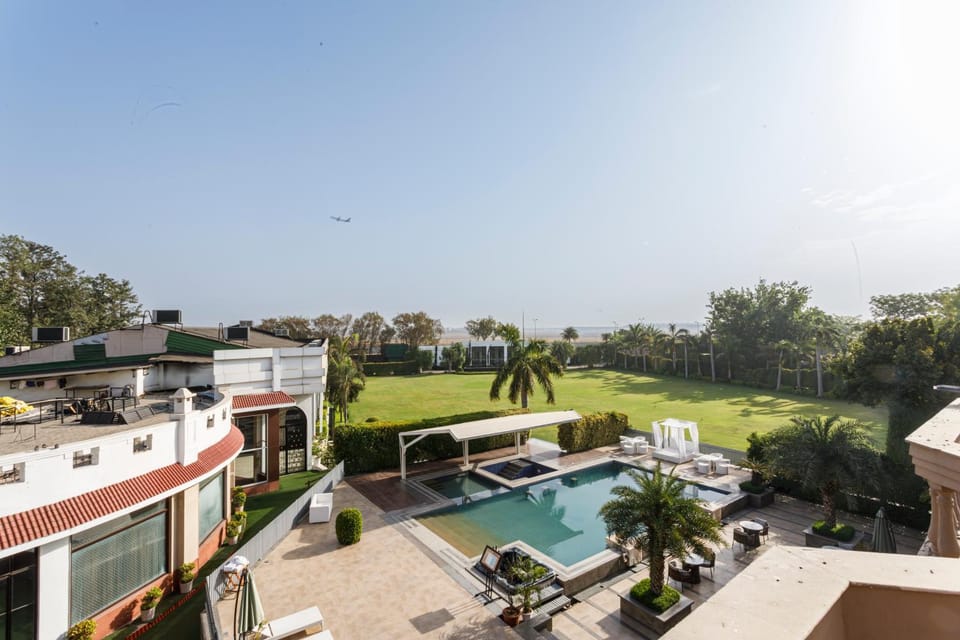 Property building, Swimming pool