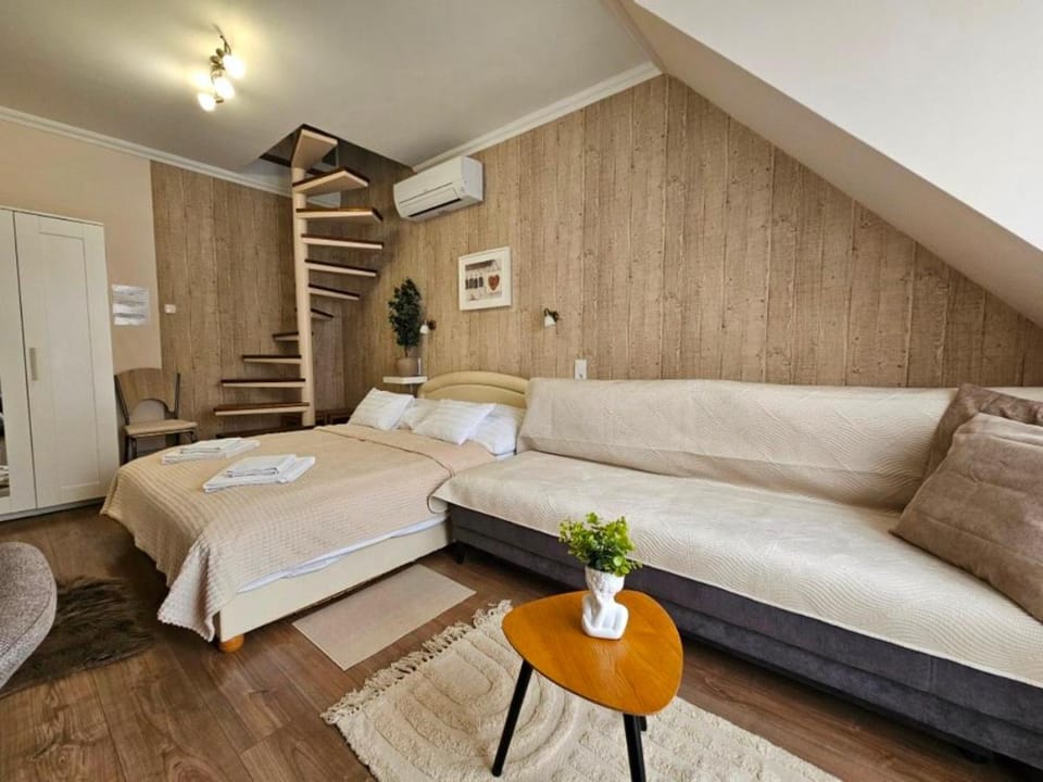 Zoli Apartmanok -Nóri Kölcsey 32 Apartment in Hungary