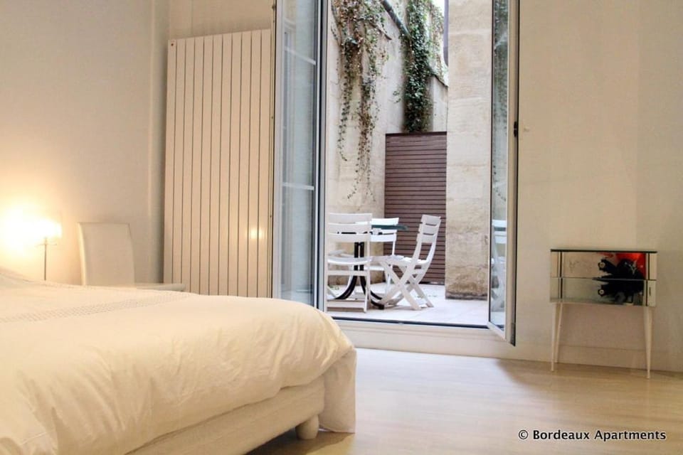 Bed, Balcony/Terrace, Bedroom