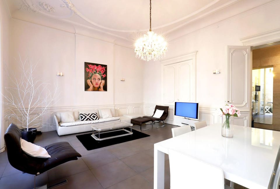TV and multimedia, Living room, Photo of the whole room, Seating area
