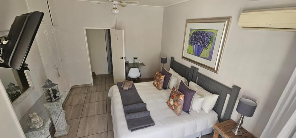 Oh So You Guesthouse Bed and Breakfast in North West, South Africa