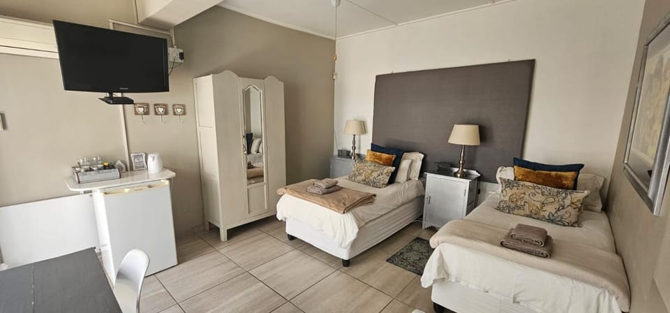 Oh So You Guesthouse Bed and Breakfast in North West, South Africa