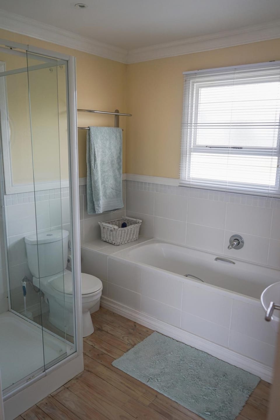 Shower, Toilet, Bathroom, Bath, towels