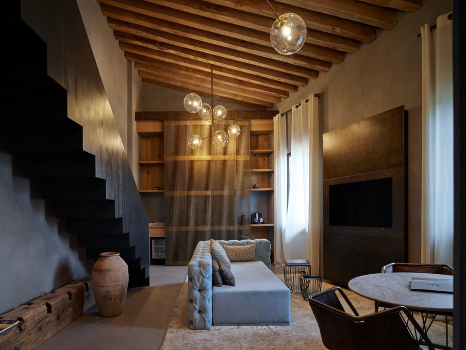 Living room, Seating area, Dining area