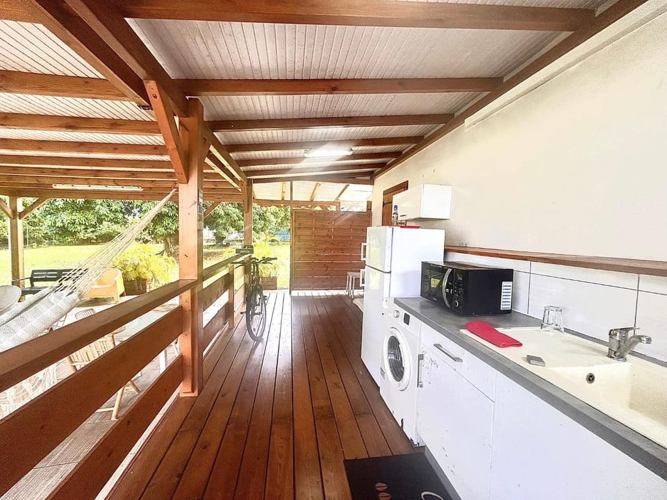 Gîte Hibiscus Destrellan House in Leeward Islands