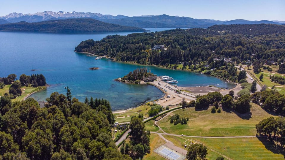Nearby landmark, Neighbourhood, Natural landscape, Fishing, Golfcourse, Minigolf, Beach, Canoeing, Hiking, Cycling, Diving, Area and facilities, Supermarket/grocery shop