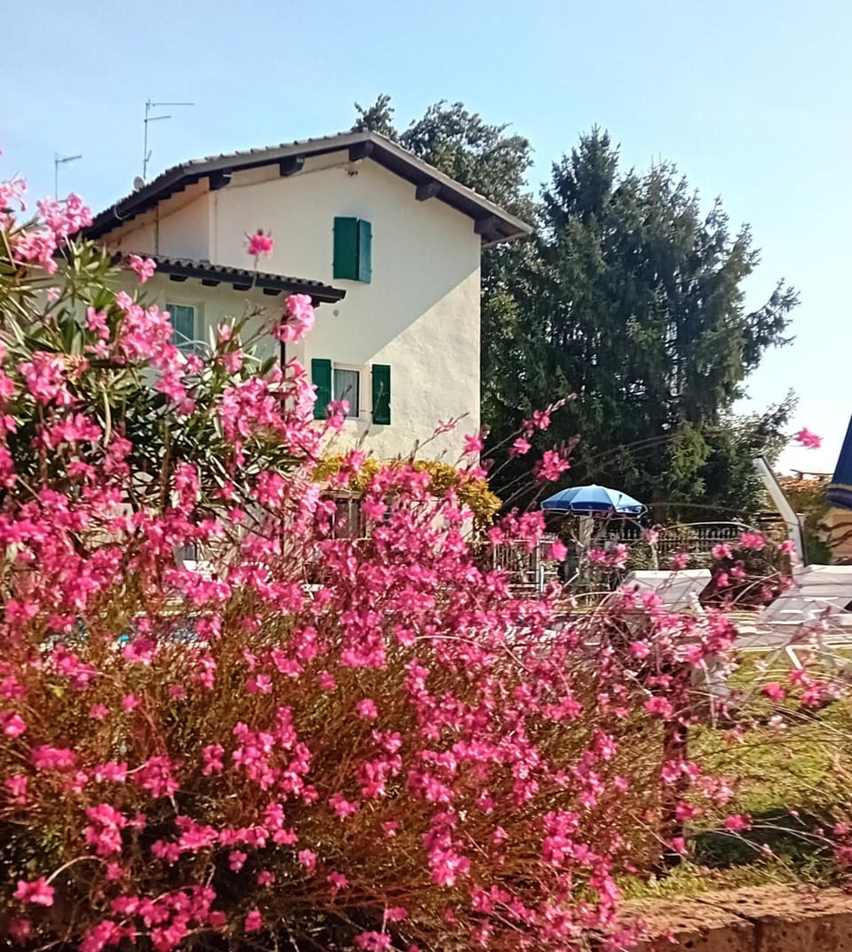 Agriturismo Ca' Castellani Farm Stay in Lake Garda
